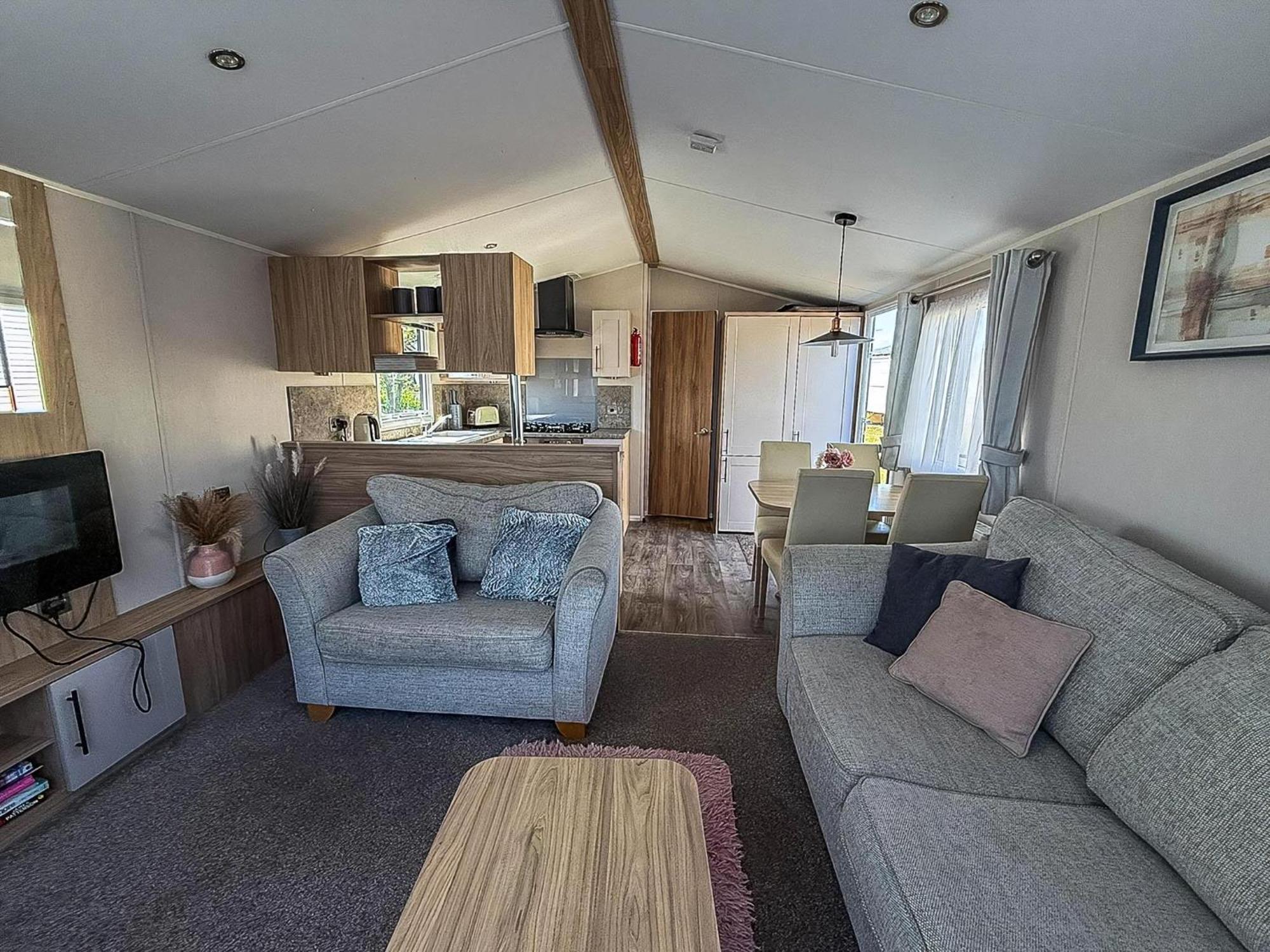 Beautiful 6 Berth Caravan, Nearby Beach In Suffolk Ref 68016Bs Lowestoft Extérieur photo